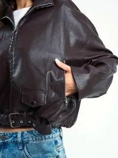 куртка кожаная женская,косуха оверсайз,кожаная куртка женская демисезонная,кожаный бомбер оверсайз,кожаный бомбер