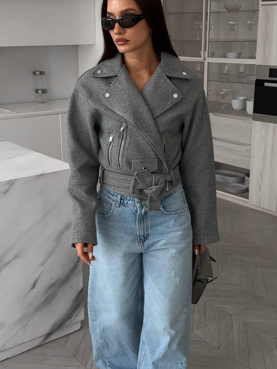 куртка косуха,джинсы оверсайз,модные джинсы,джинсовая куртка,куртка женская