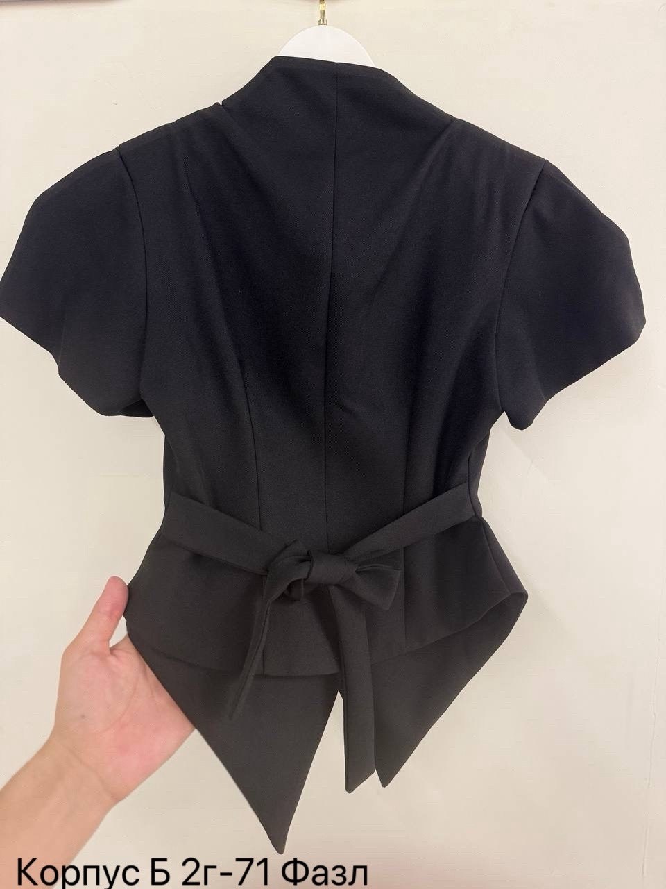 блузка стильная,женские жилеты,женская блузка,жилетка,белые костюмы