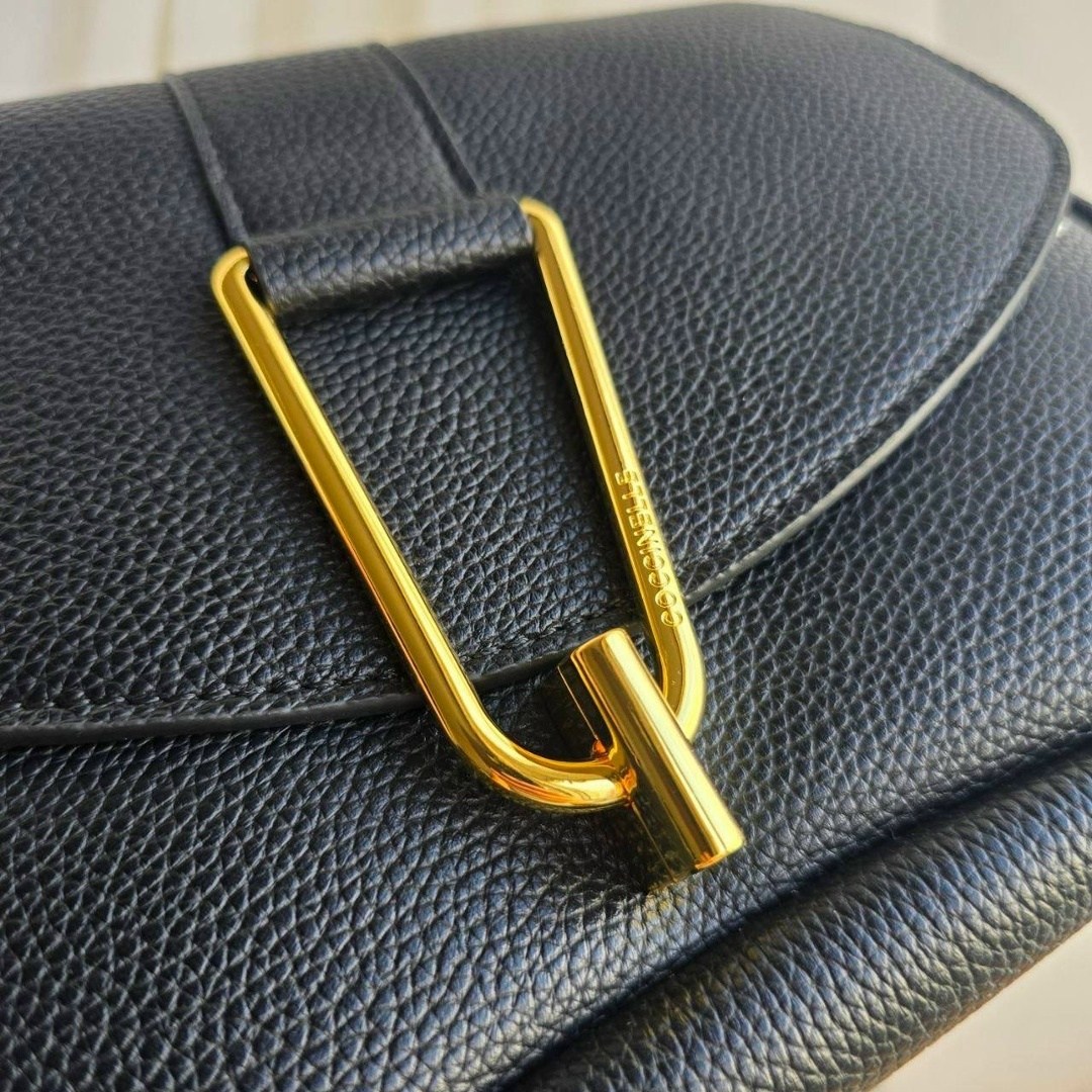 coccinelle сумка,сумка,сумки женская,сумка классическая,coccinelle сумка на плечо