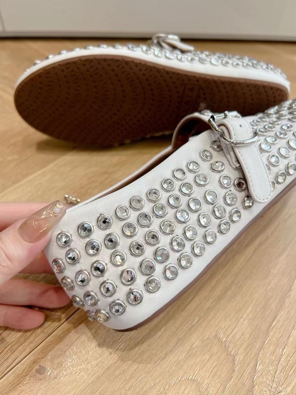 ,модная женская ,балетки alaia,туфли на плоской подошве,женские балетки