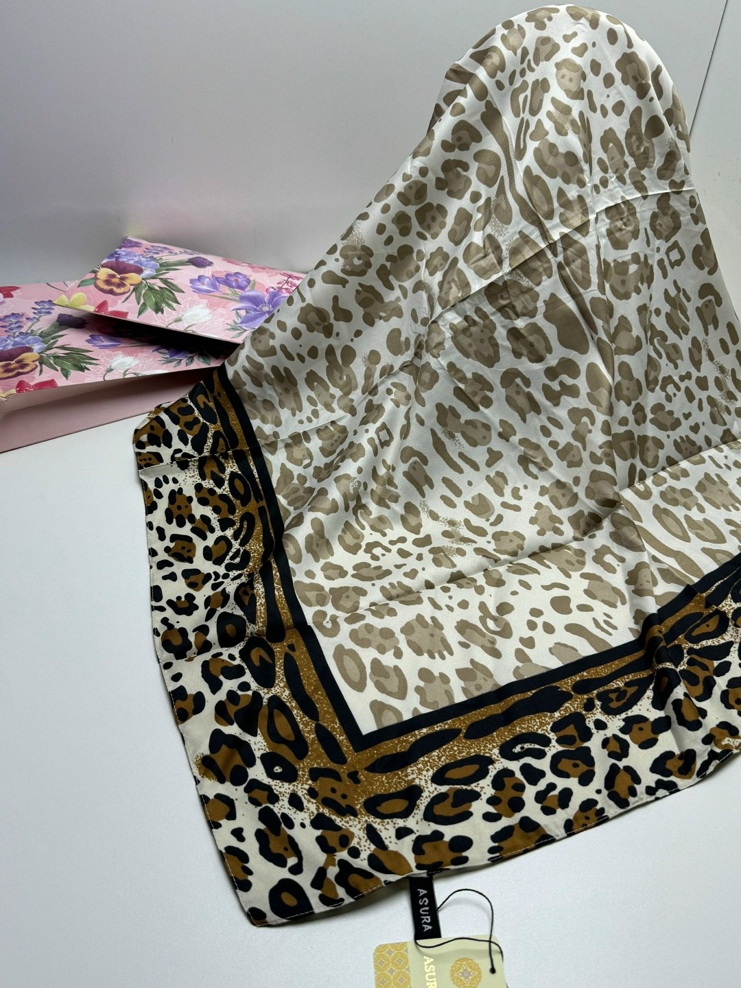 платки шелковые,платок леопардовый,платки женские,шарф платок женский,платки и шарфы