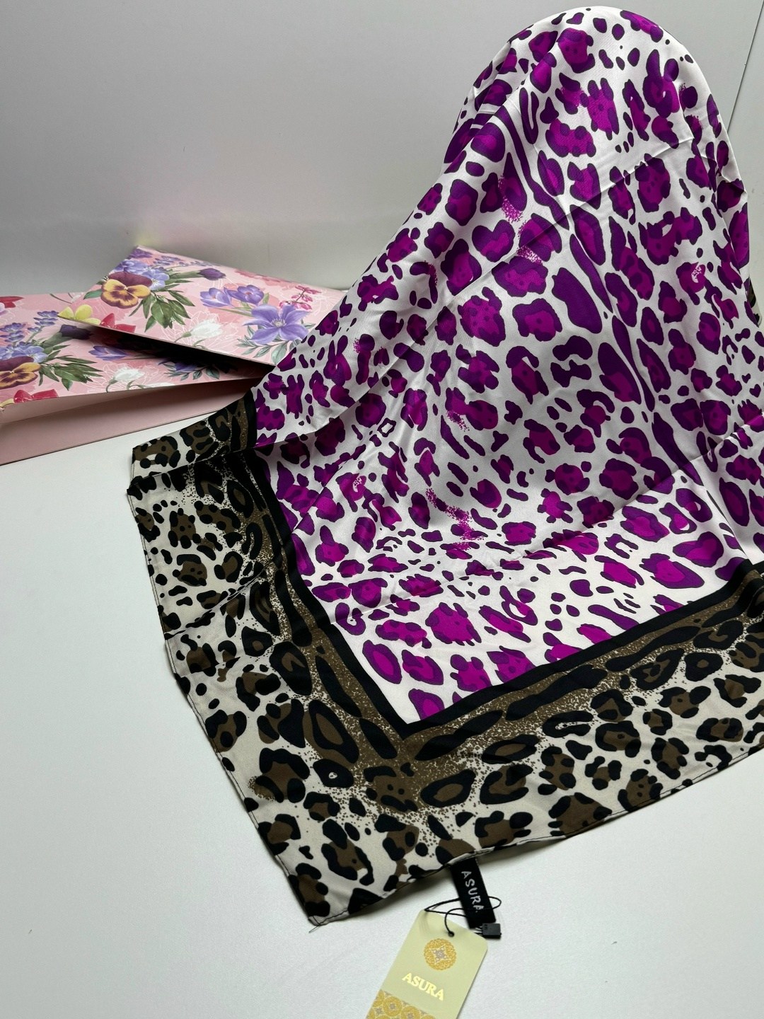 платки шелковые,платок леопардовый,платки женские,шарф платок женский,платки и шарфы