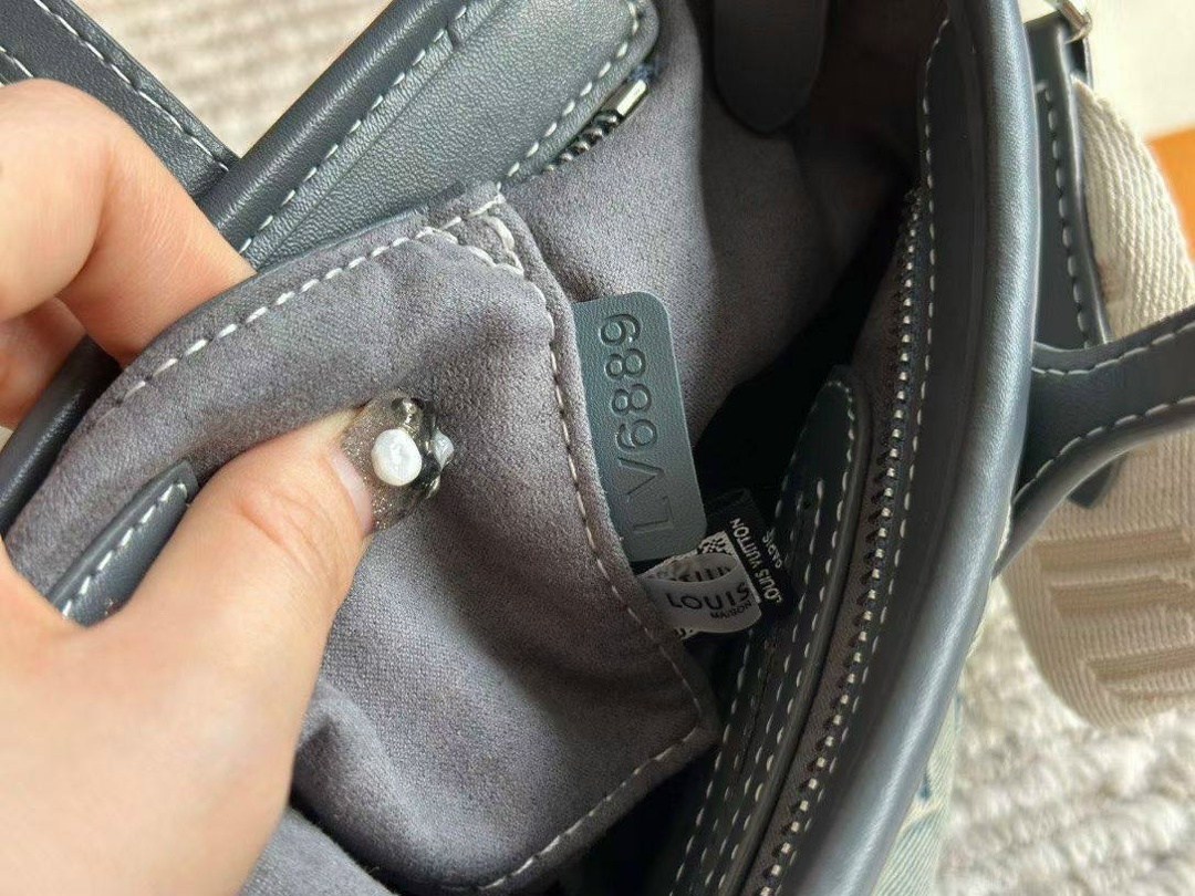 louis vuitton сумка на плечо,cумка louis vuitton,louis vuitton женская сумка,сумка louis vuitton джинсовая,louis vuitton сумка на плечо тоут