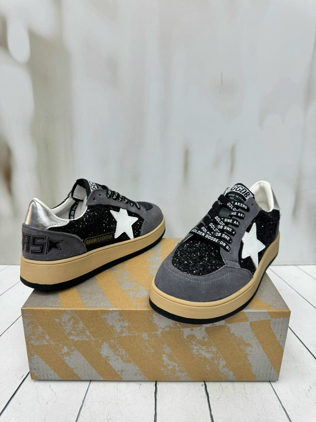 ,кеды golden goose,кроссовки golden goose,женская ,кроссовки весенние