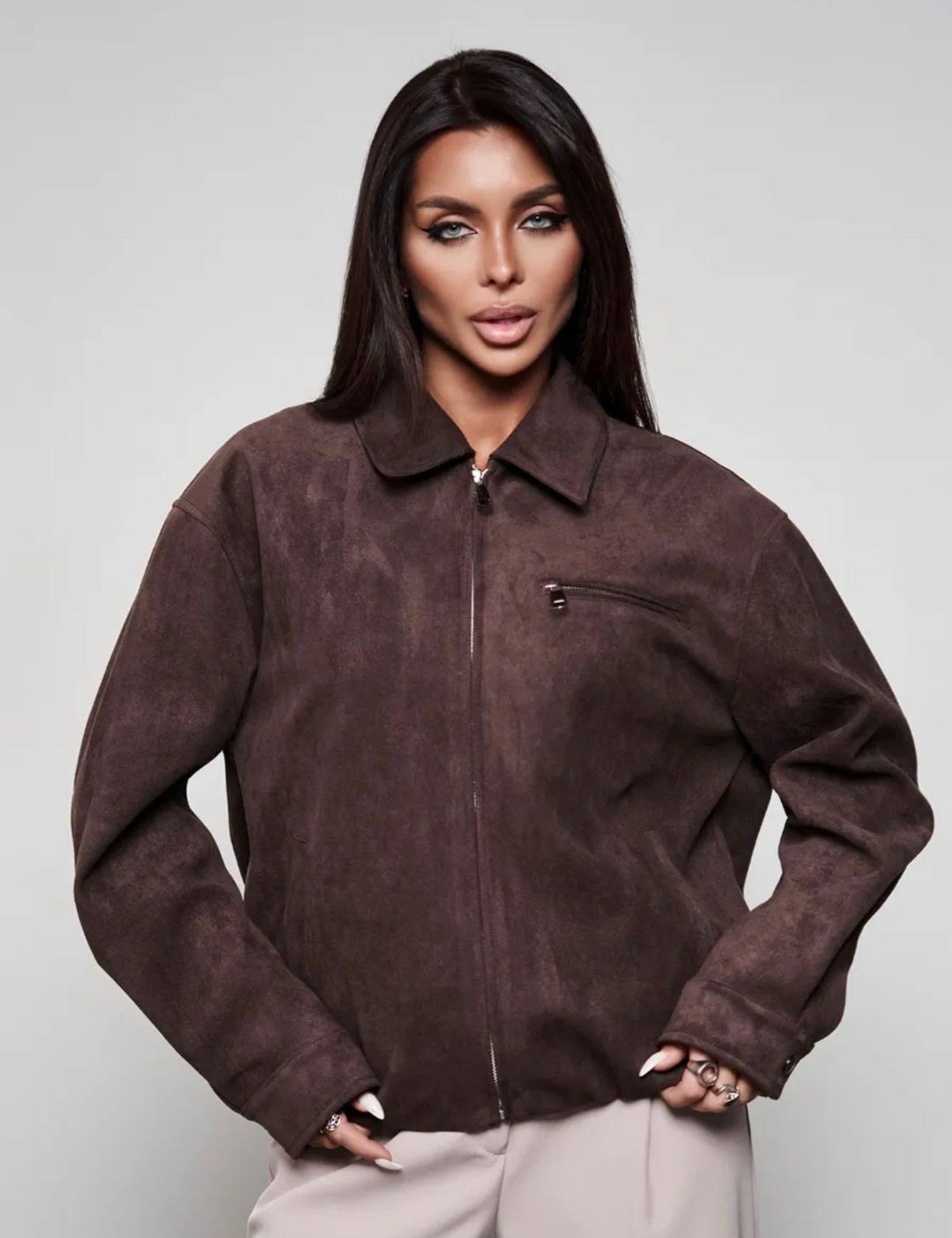 женская куртка бомбер из эко замши коричневого цвета,бомбер замшевый оверсайз ponto russo,куртка замшевая,бомбер укороченный оверсайз замшевый куртка рабочего тренд saint shine,куртка бомбер