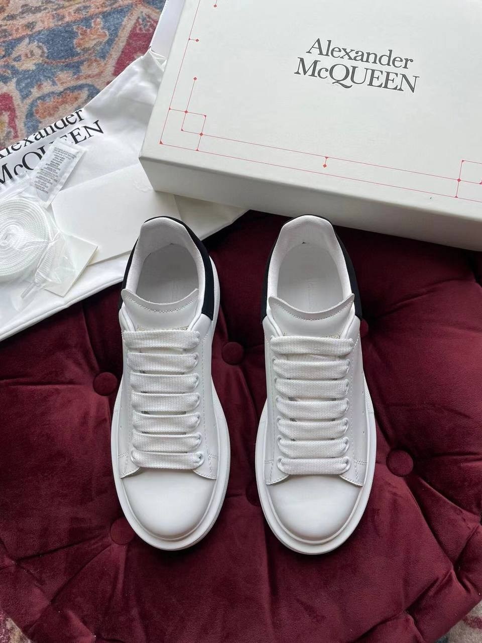 alexander mcqueen black & white oversized sneakers,women alexander mcqueen oversized sneaker white black,alexander mcqueen oversized sneakers,кроссовки alexander mcqueen,кроссовки alexander mcqueen ov