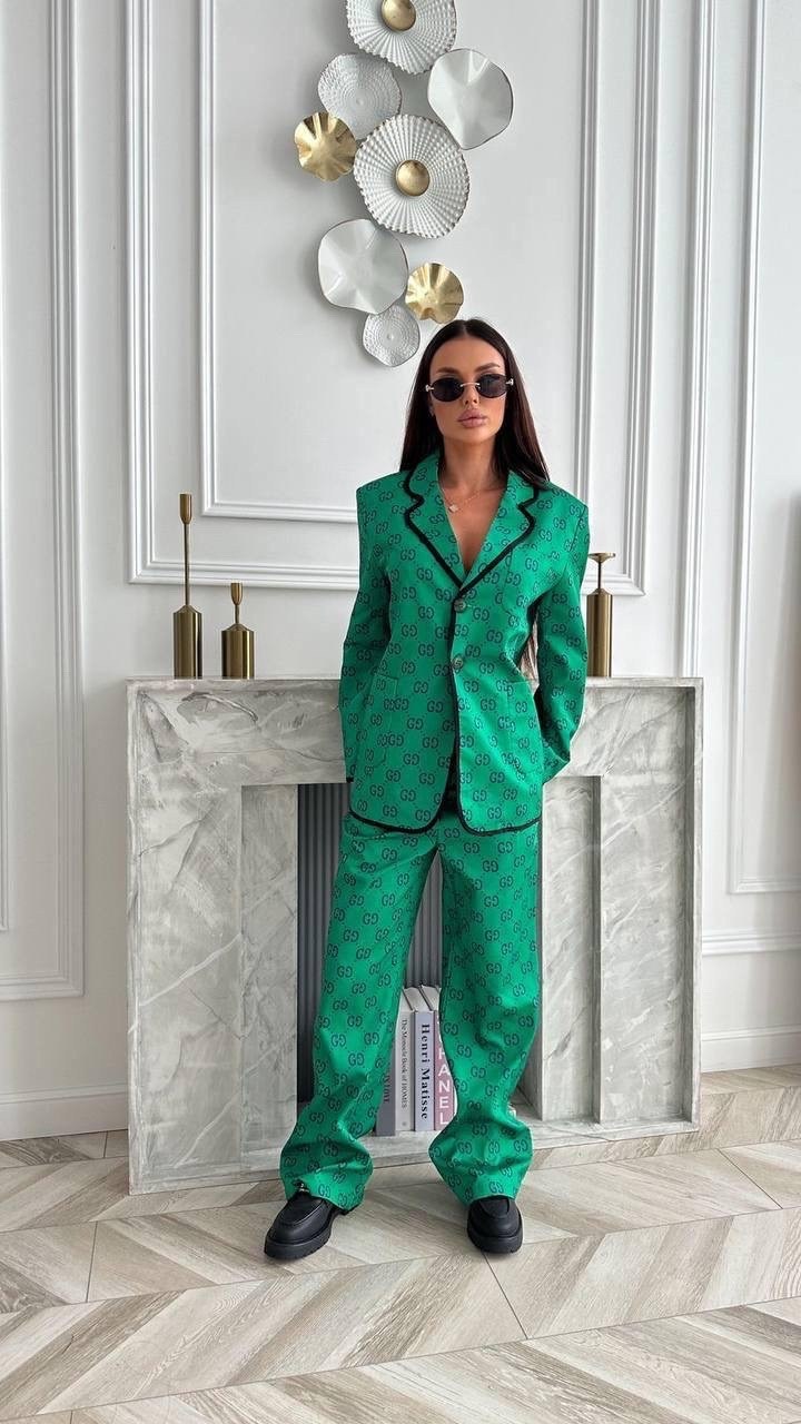 костюм с брюками,атласный костюм женский,женские костюмы,женский брючный костюм,зеленый костюм