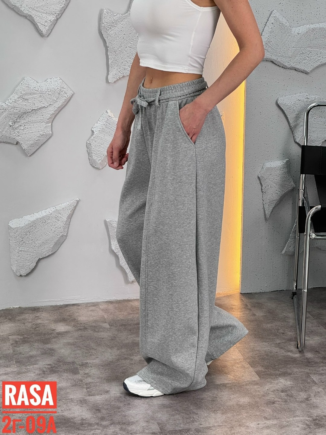 широкие брюки с кулиской на талии dazy серый,штаны женские спортивные широкие,женские серые широкие спортивные штаны,брюки спортивные,спортивные брюки широкие