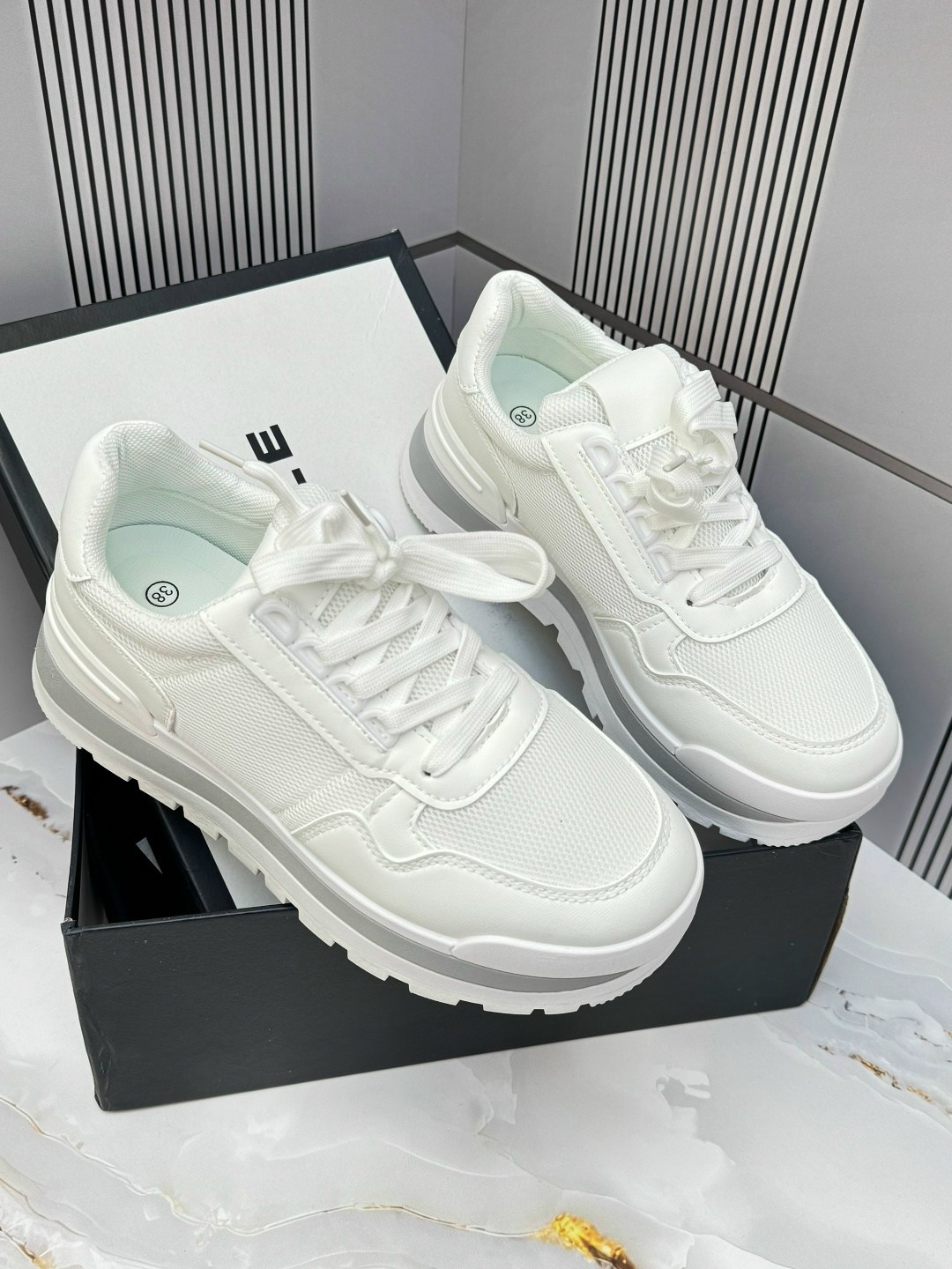 ,кроссовки женскиe,кроссовки модные,обуви, женская