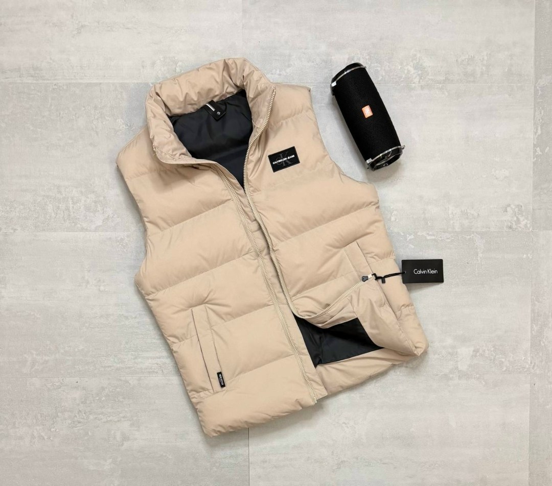 жилет,жилетка,теплый жилет,жилетка женская,жилетка прада мужская