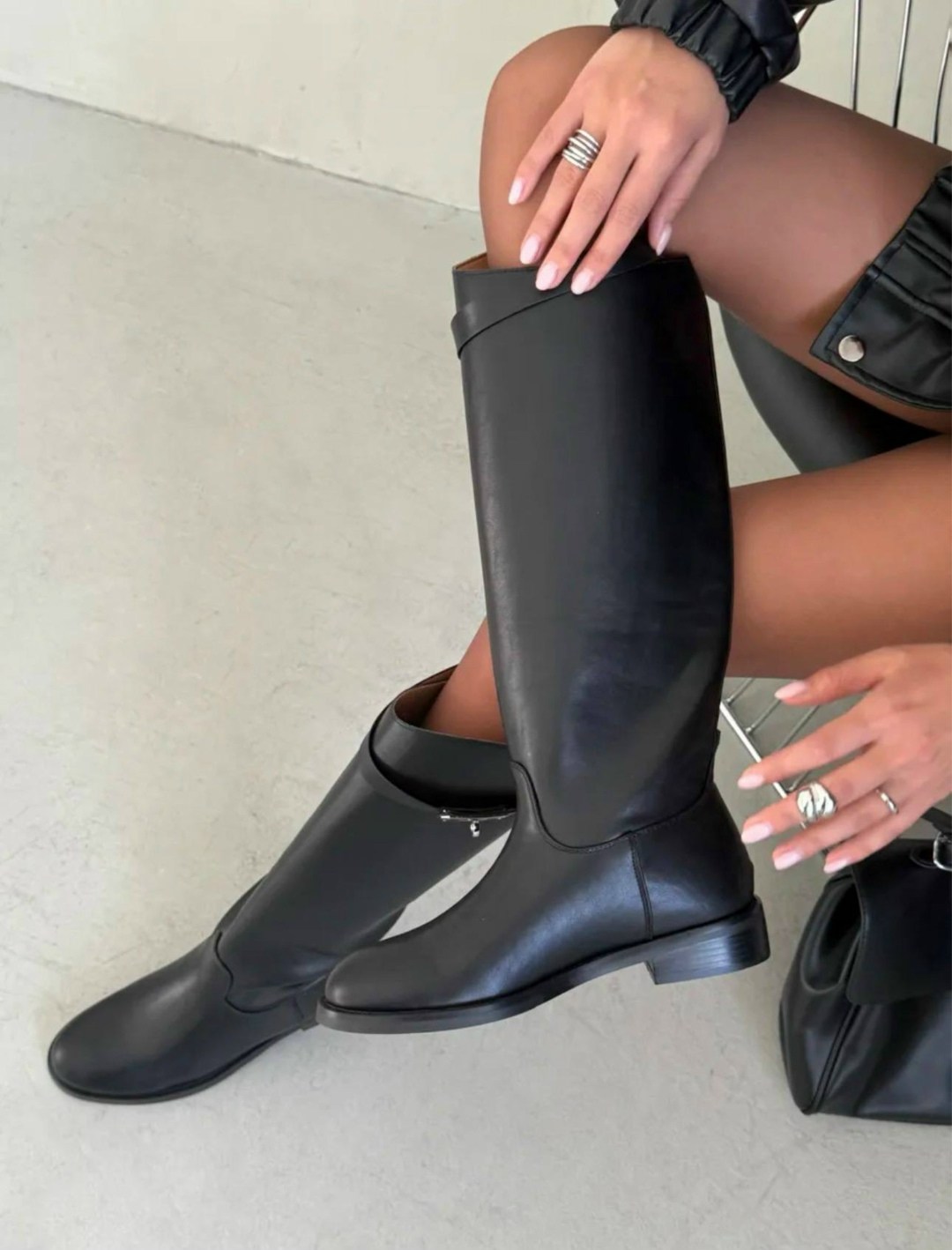 сапоги,сапоги hermes,женские сапоги,сапоги трубы демисезонные с ремешком matmazel цвет черный,сапоги демисезонные