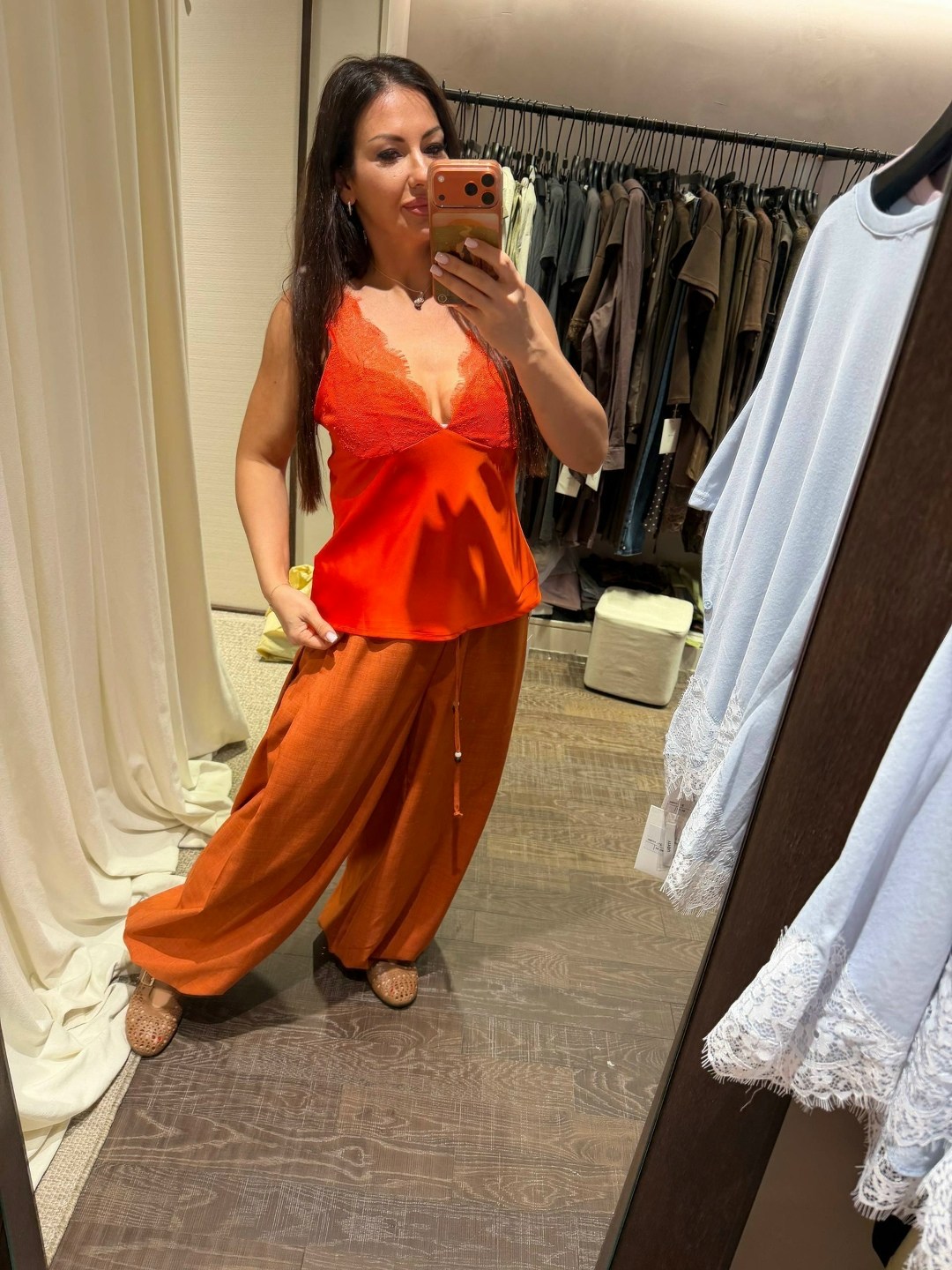 женские оранжевые брюки-палаццо из висконовой ткани с поясом olalook,брюки женские палаццо,модные брюки,брюки палаццо,широкие брюки