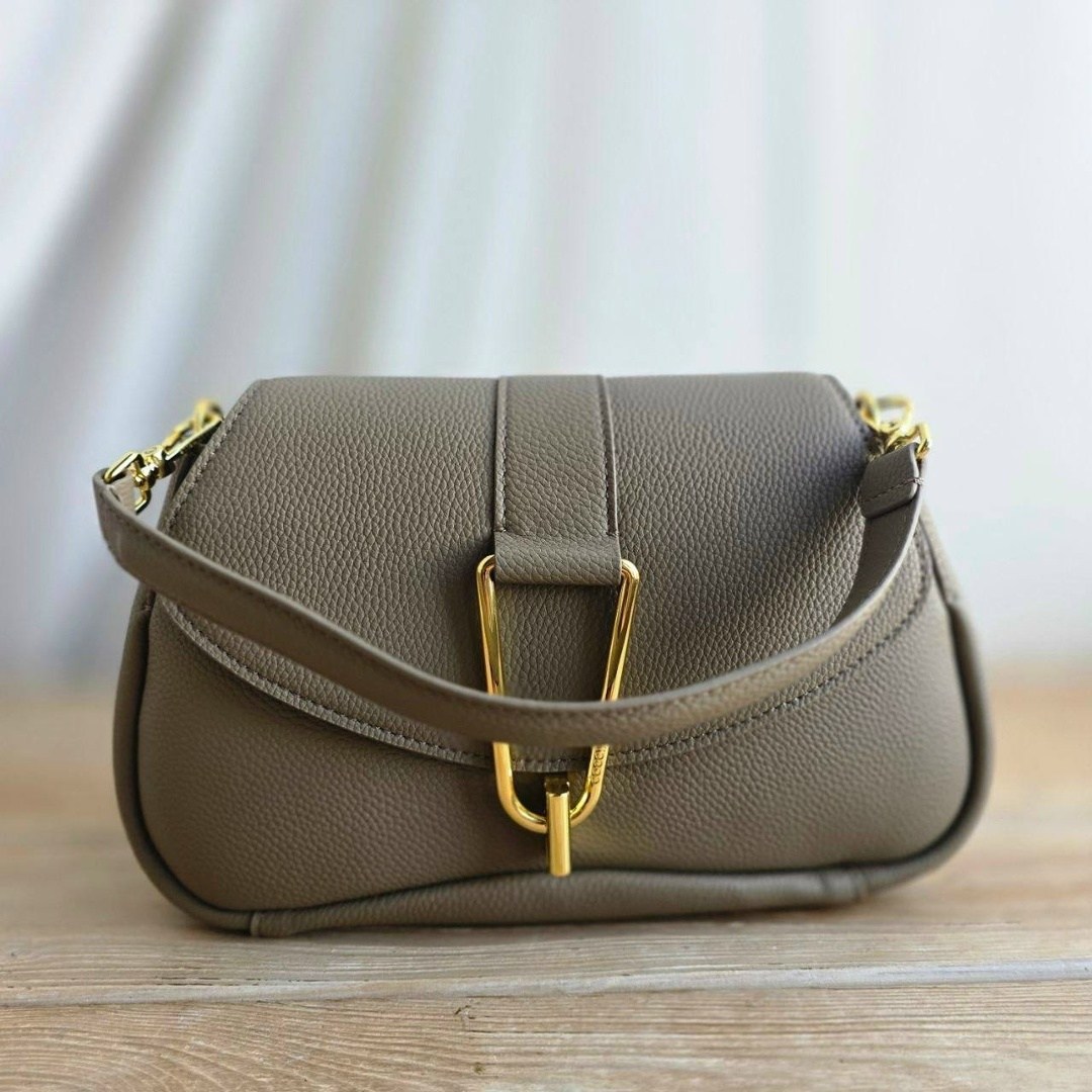 сумка coccinelle,coccinelle сумка на плечо,сумка,сумки коричневый,сумки женская