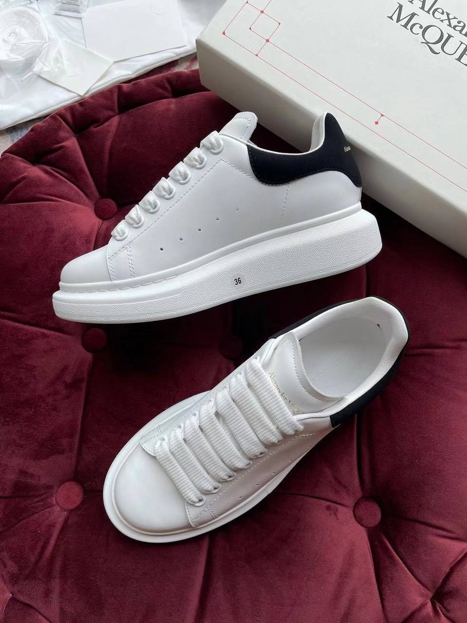 alexander mcqueen black & white oversized sneakers,women alexander mcqueen oversized sneaker white black,alexander mcqueen oversized sneakers,кроссовки alexander mcqueen,кроссовки alexander mcqueen ov