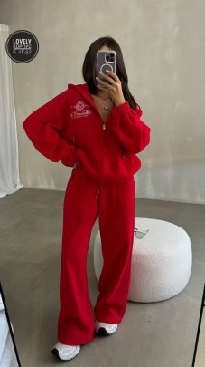 Костюм