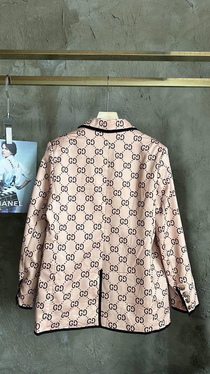 костюм женский брючный gucci bms-22840,костюм в пижамном стиле,костюм женский брючный gucci,гуччи костюм женский,костюм луи виттон женский