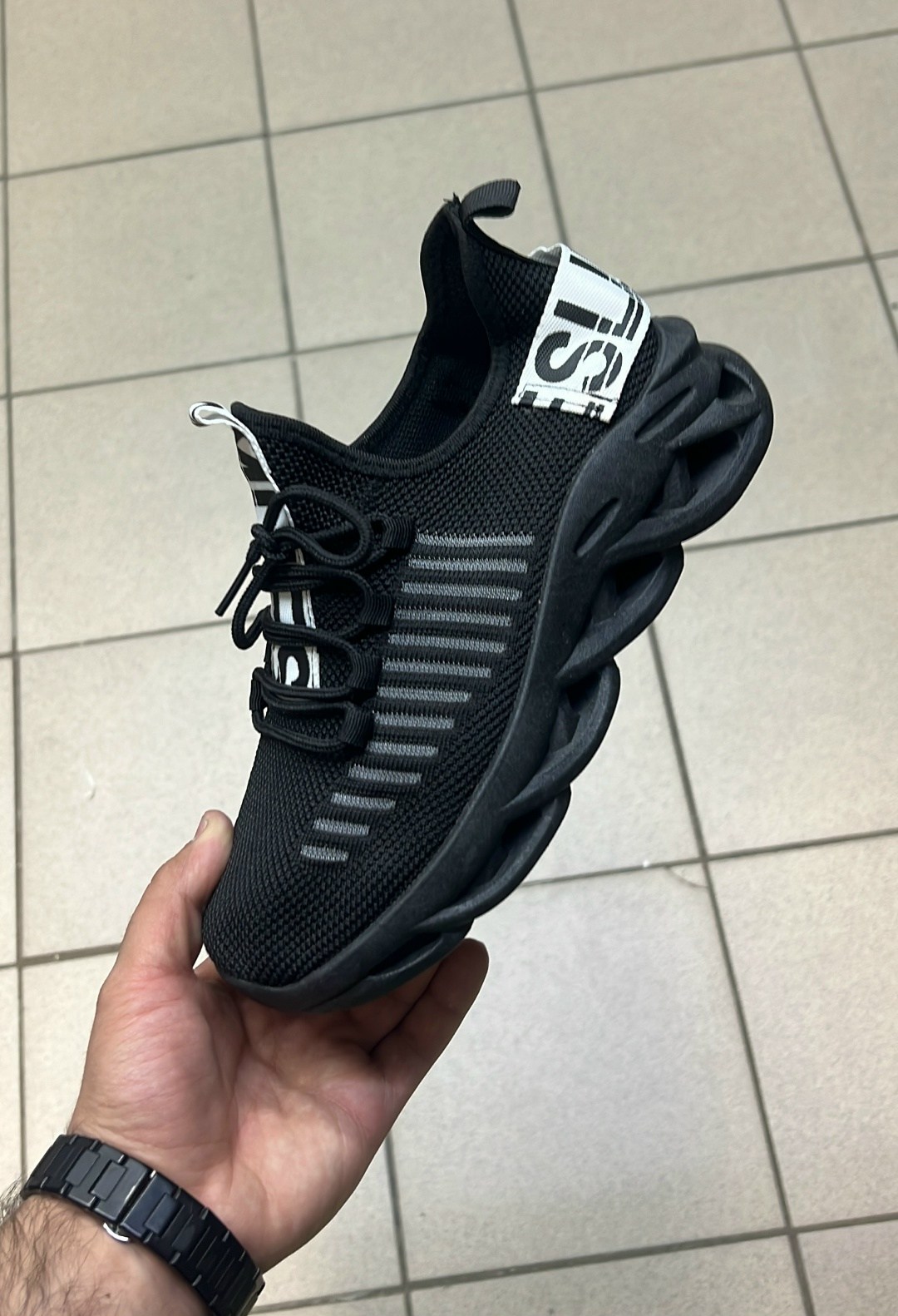 кроссовки,дышащие кроссовки,модные кроссовки,спортивные кроссовки,кроссовки оригинальные