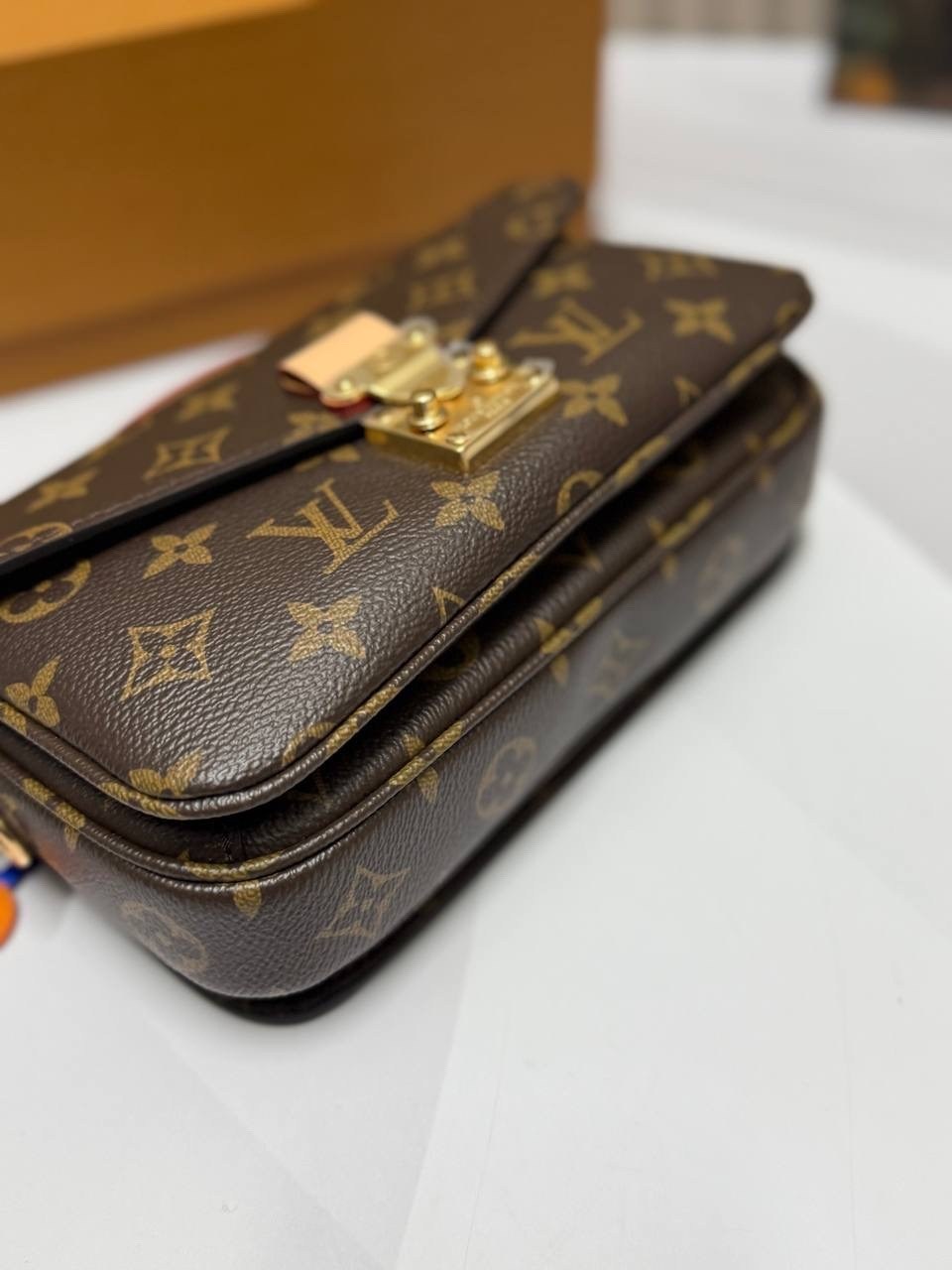 сумка pochette metis east west louis vuitton,louis vuitton сумка,женская сумка louis vuitton,сумка louis vuitton pochette metis east west коричневая,женская сумка на плечо louis vuitton