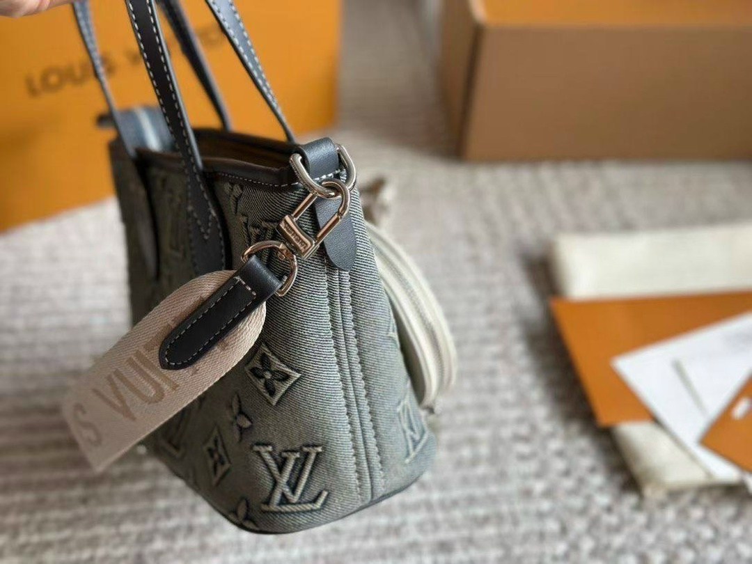 louis vuitton сумка на плечо,cумка louis vuitton,louis vuitton женская сумка,сумка louis vuitton джинсовая,louis vuitton сумка на плечо тоут
