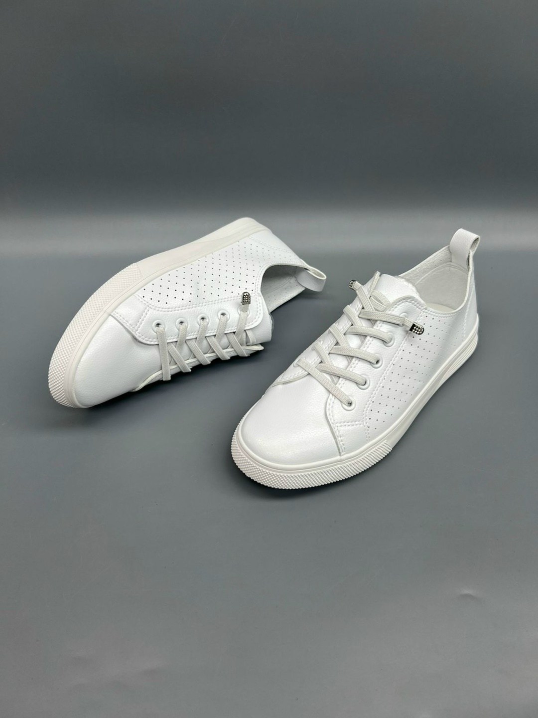 белые кеды,белые кеды кожаные женские с перфорацией,,кеды женски,женские кеды