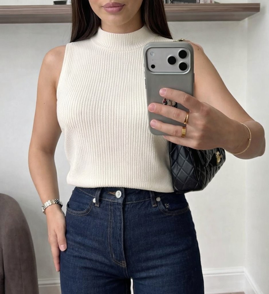 девушка,топ вязаный,топ спицами,кроп топ вязаный,трикотажный топ