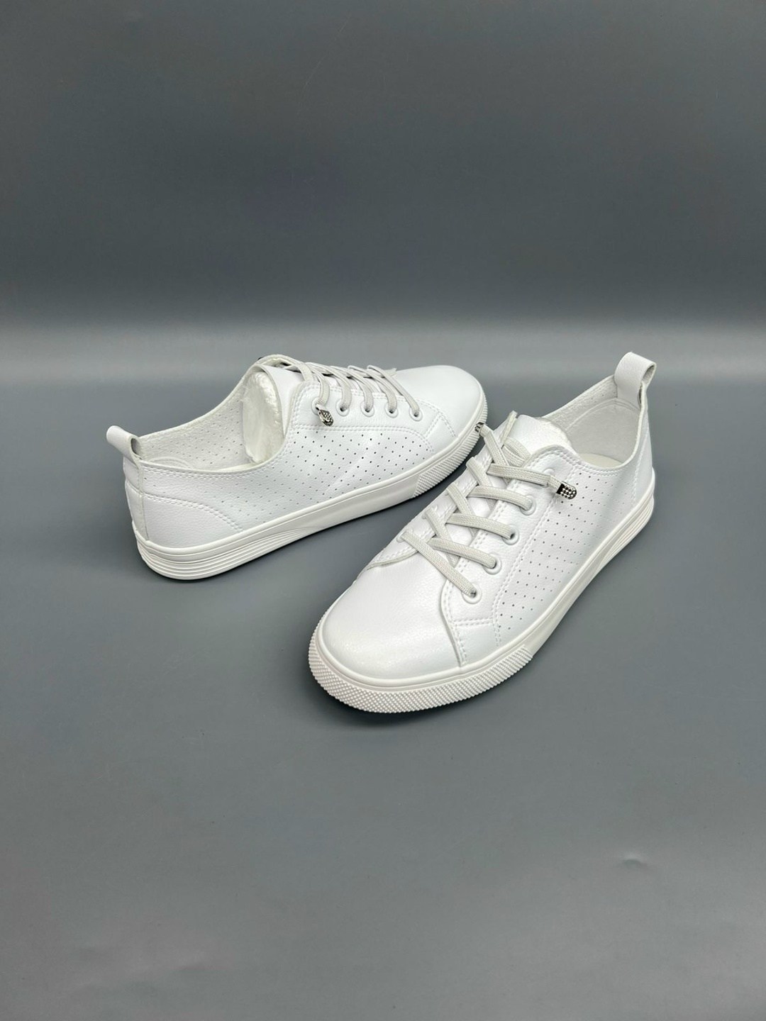 белые кеды,белые кеды кожаные женские с перфорацией,,кеды женски,женские кеды