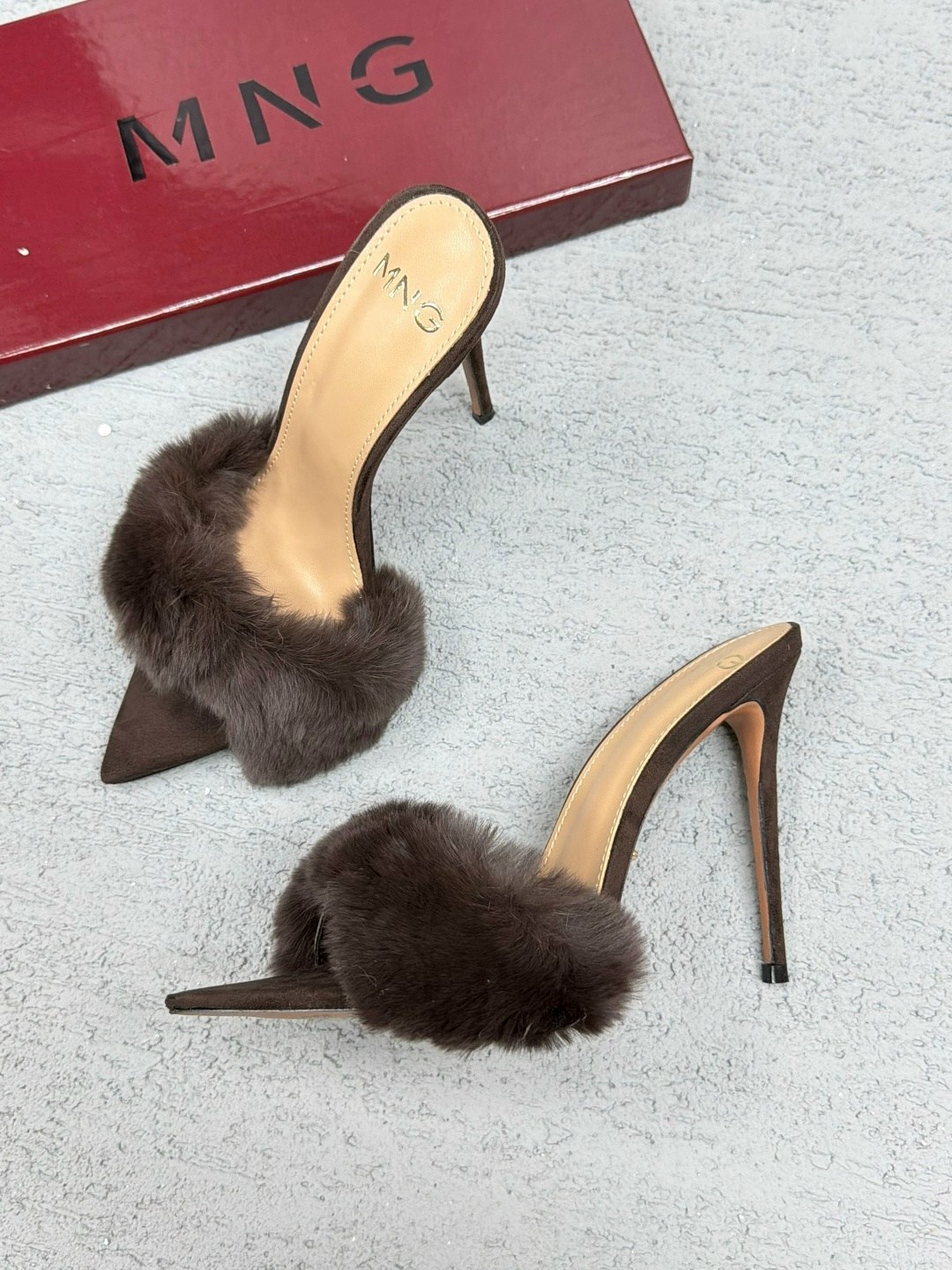 босоножки с мехом на каблуке,,меховые туфли,босоножки с мехом,меховые тапочки