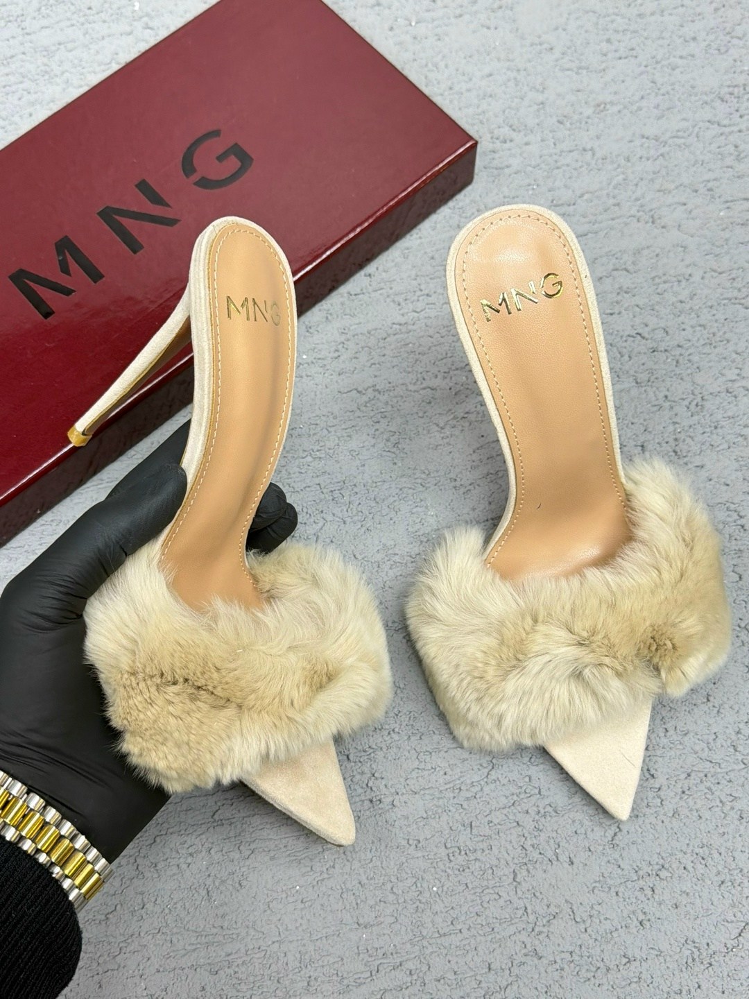 босоножки с мехом на каблуке,,меховые туфли,босоножки с мехом,меховые тапочки