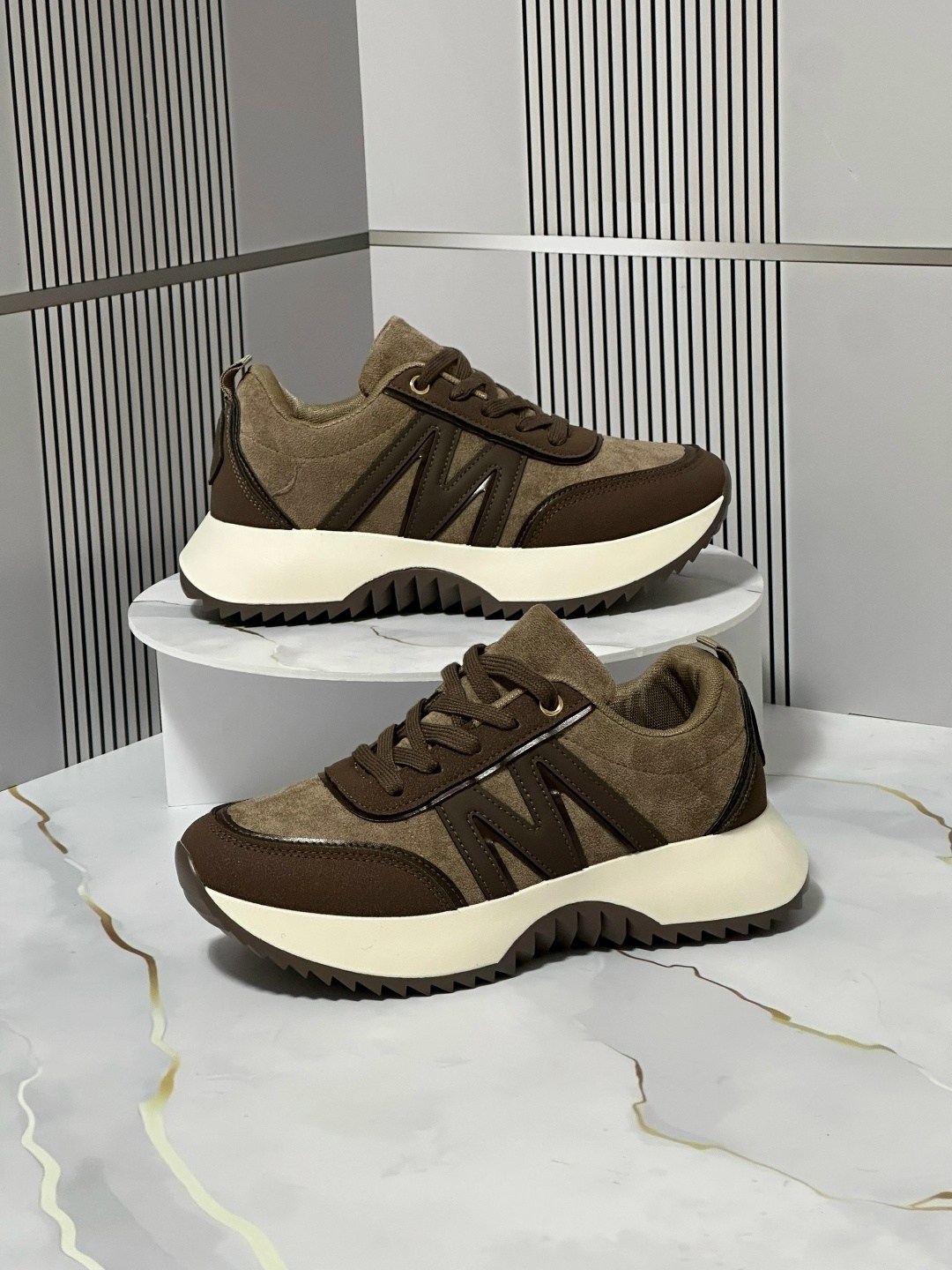 ,кроссовки женские,спортивная ,кроссовки для девушек,женская