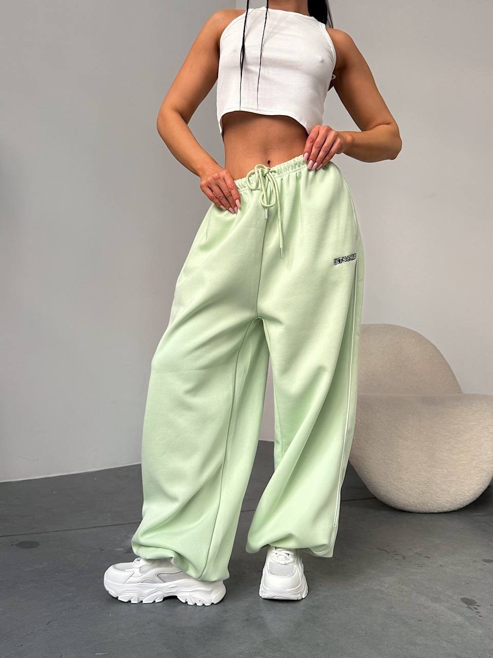 спортивные женские штаны,брюки спортивные,штаны брюки широкие спортивные,спортивные штаны женские широкие,спортивные штаны