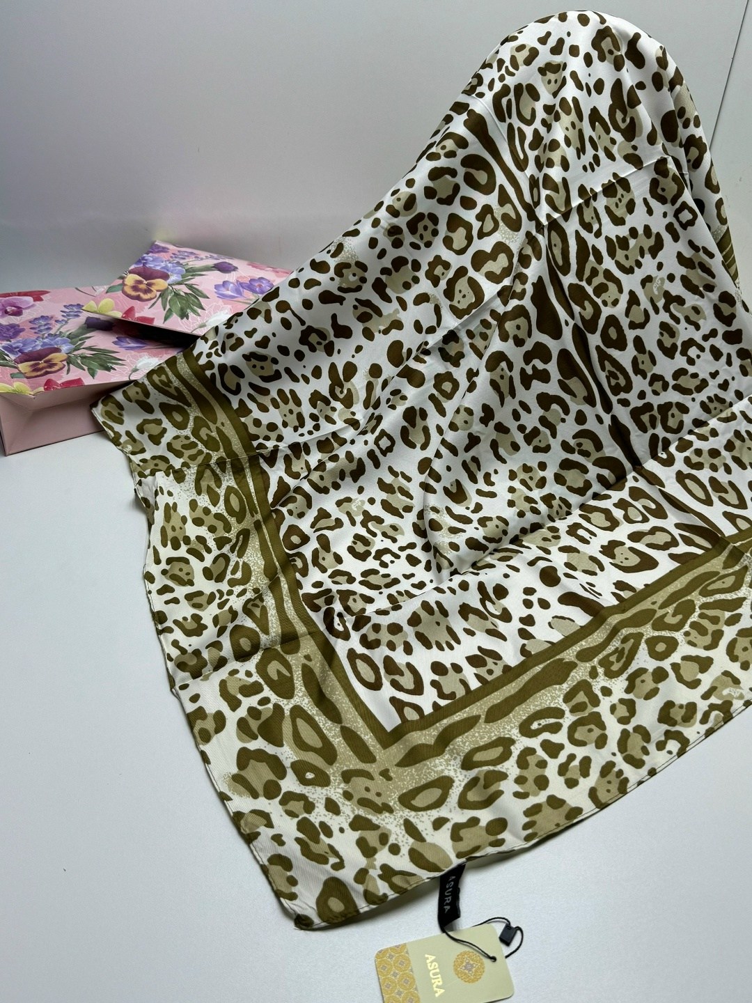 платки шелковые,платок леопардовый,платки женские,шарф платок женский,платки и шарфы