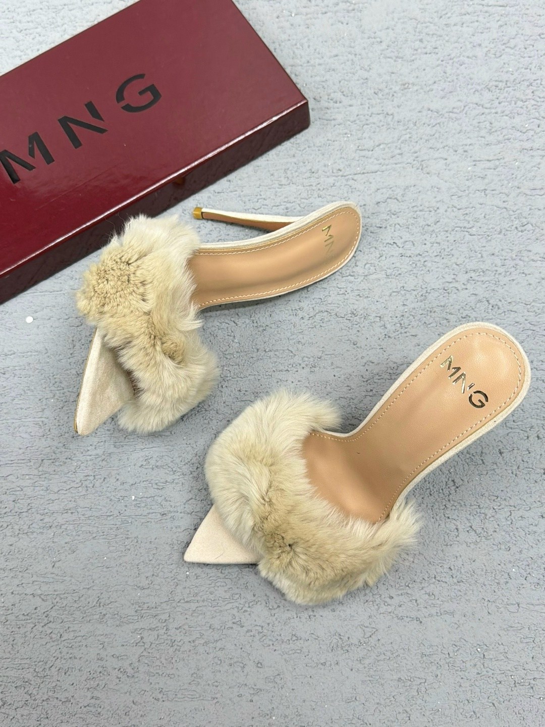 босоножки с мехом на каблуке,,меховые туфли,босоножки с мехом,меховые тапочки