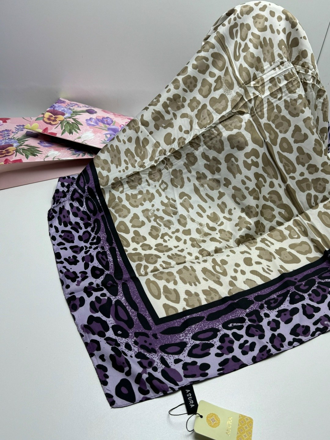 платки шелковые,платок леопардовый,платки женские,шарф платок женский,платки и шарфы
