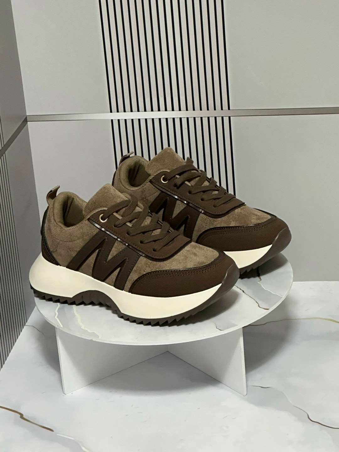 ,кроссовки женские,спортивная ,кроссовки для девушек,женская