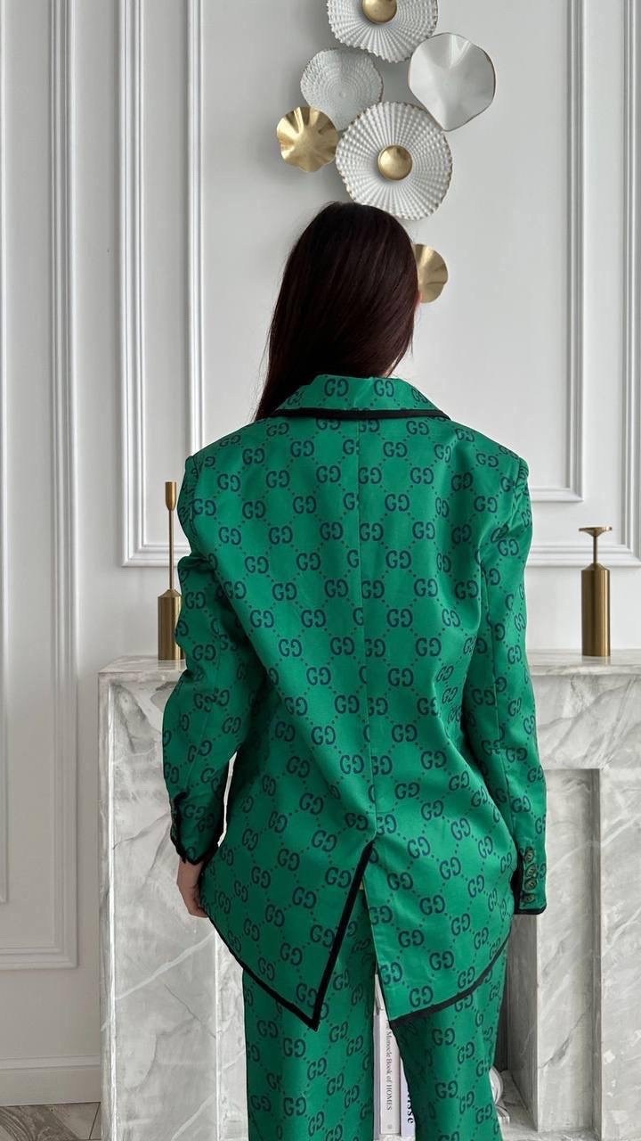 костюм с брюками,атласный костюм женский,женские костюмы,женский брючный костюм,зеленый костюм