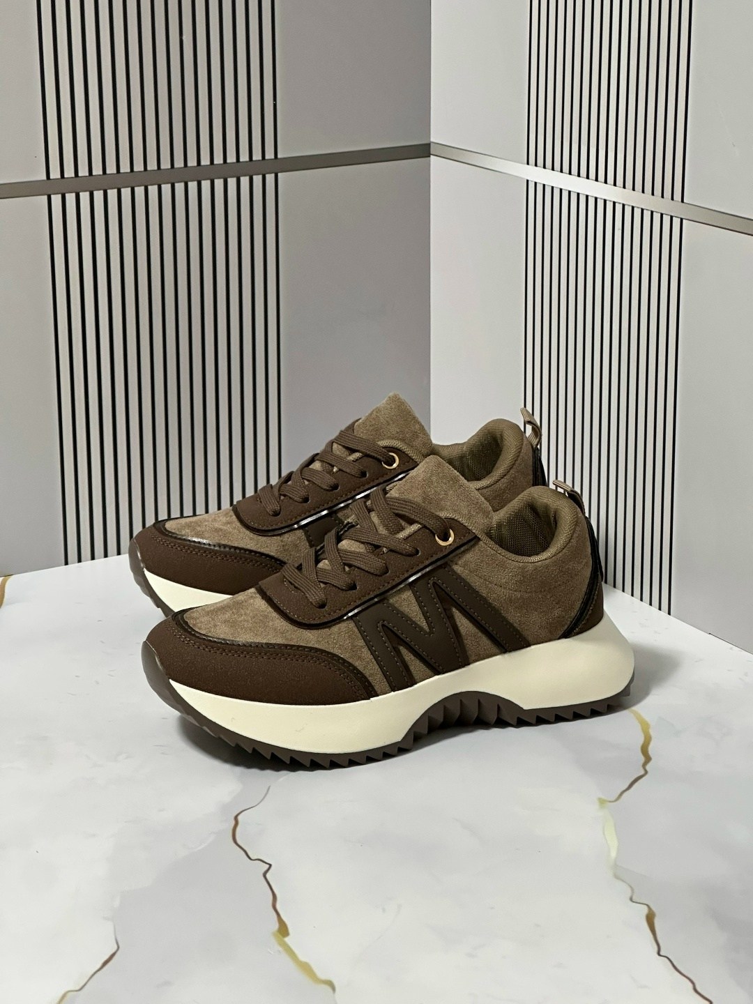 ,кроссовки женские,спортивная ,кроссовки для девушек,женская