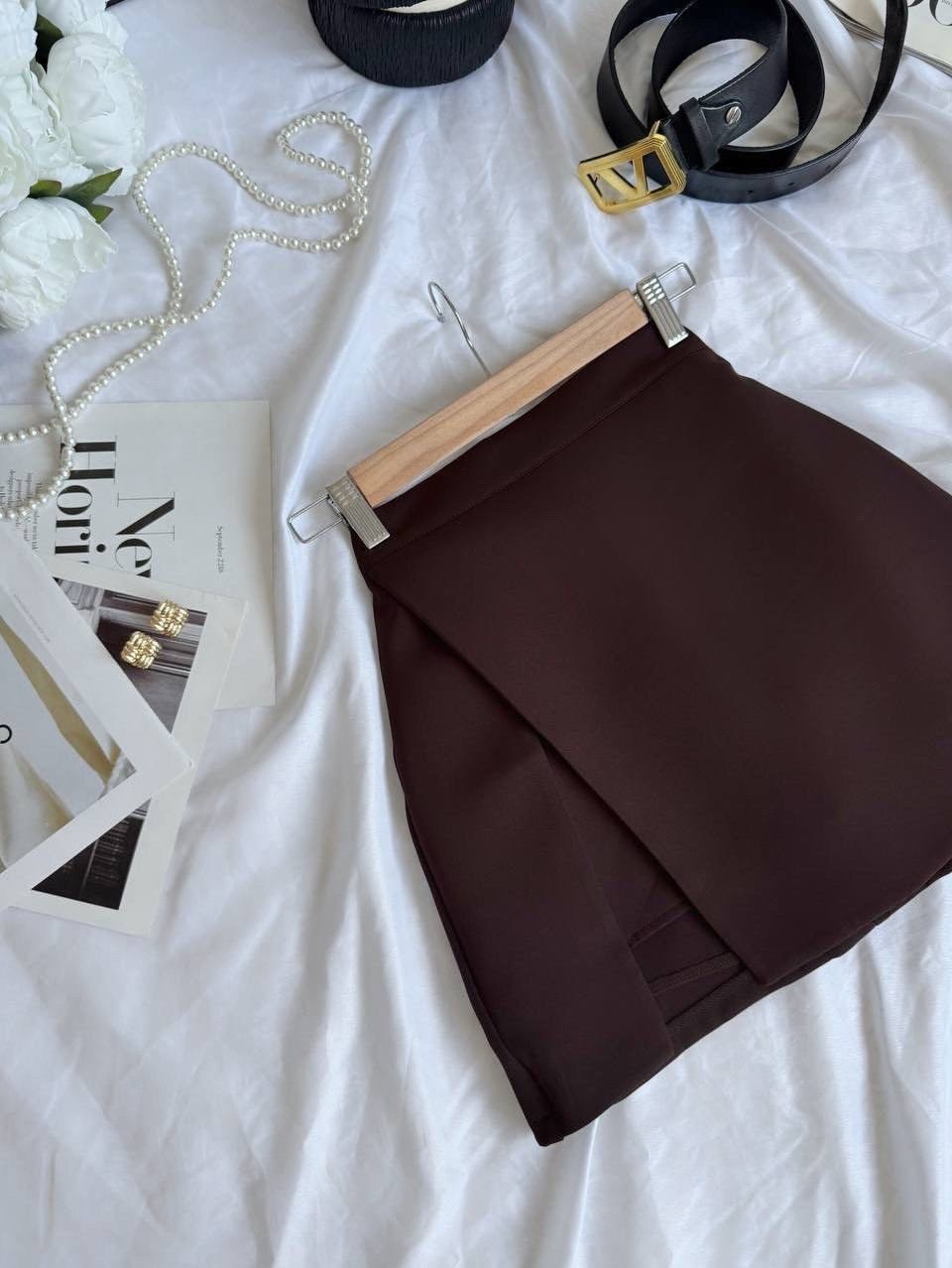 костюм с юбкой,костюм с юбкой и топом,женские костюмы с юбкой,мини-юбка с разрезом,костюм с шортами