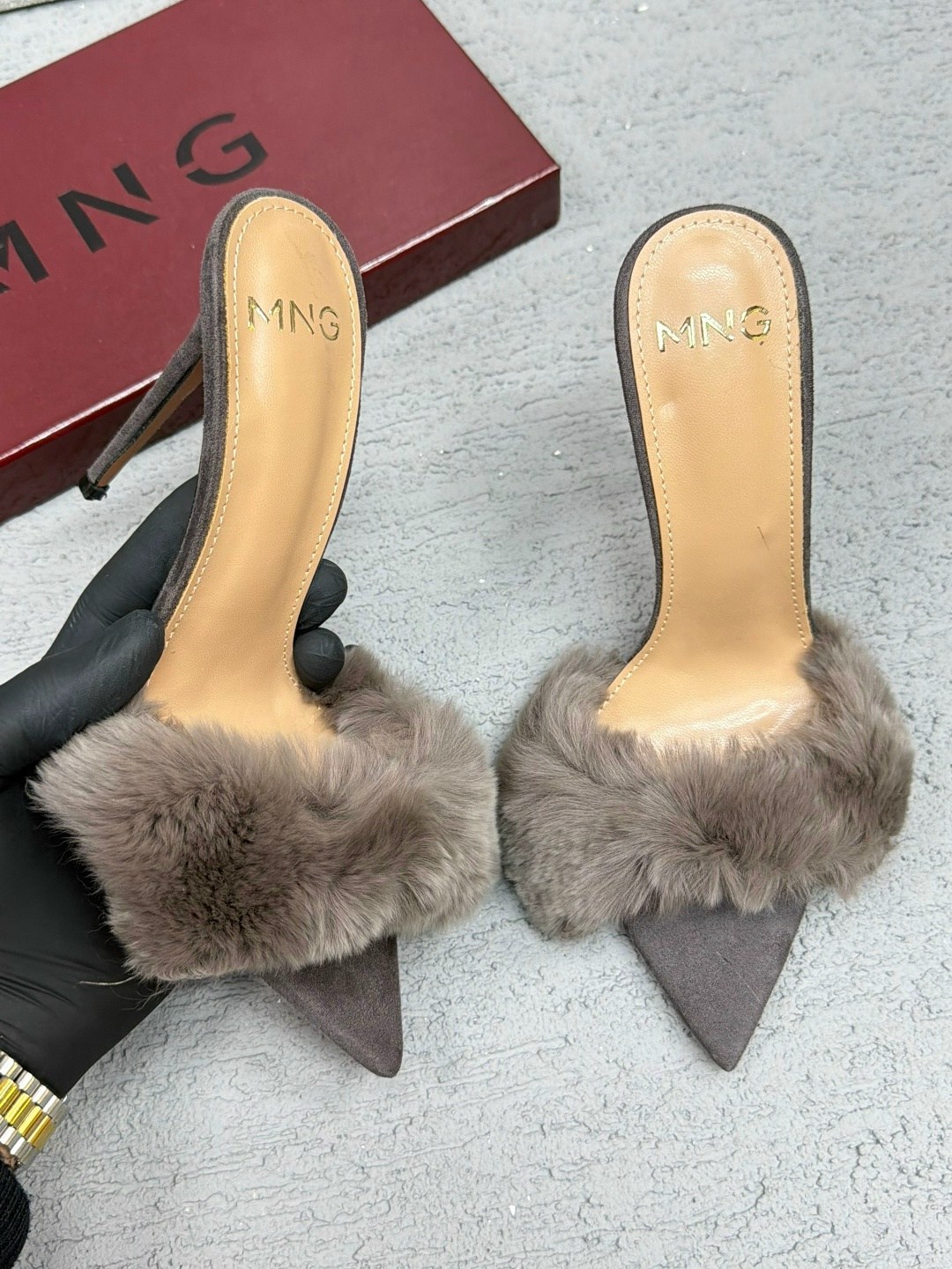 босоножки с мехом на каблуке,,меховые туфли,босоножки с мехом,меховые тапочки