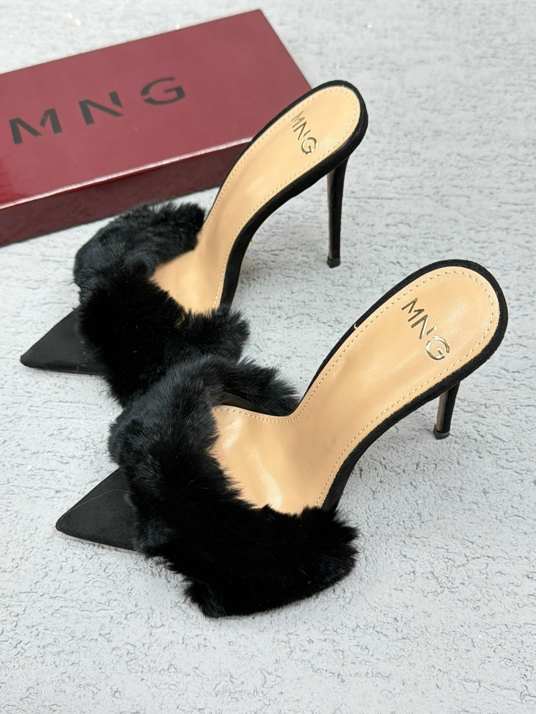 босоножки с мехом на каблуке,,меховые туфли,босоножки с мехом,меховые тапочки