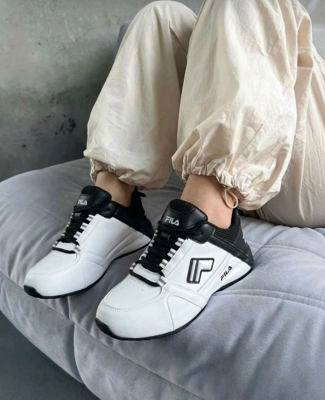 женские кроссовки,,кроссовки для женщин,модные кроссовки,стильные кроссовки