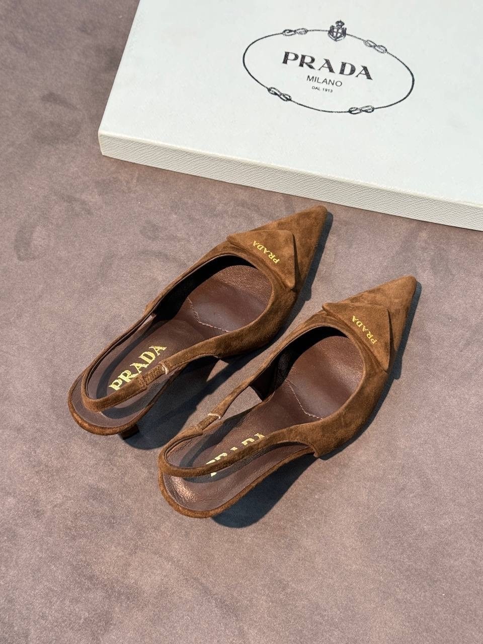 туфли prada,босоножки prada,,prada туфли с ремешком на пятке и логотипом коричневый,женские туфли