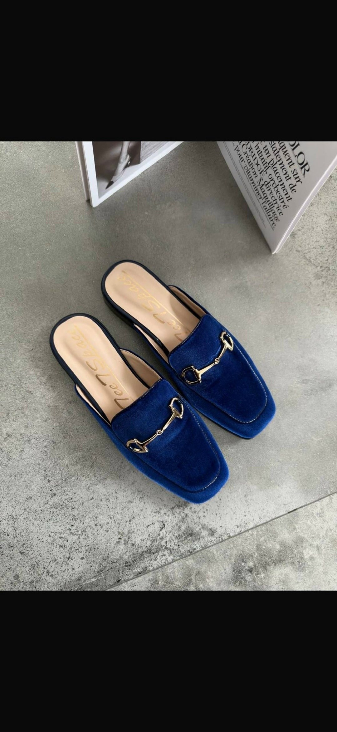 обувь женская,легинсы со штрипками,лоферы женские 2025 модные тренды,леггинсы со штрипками,лакированные лоферы