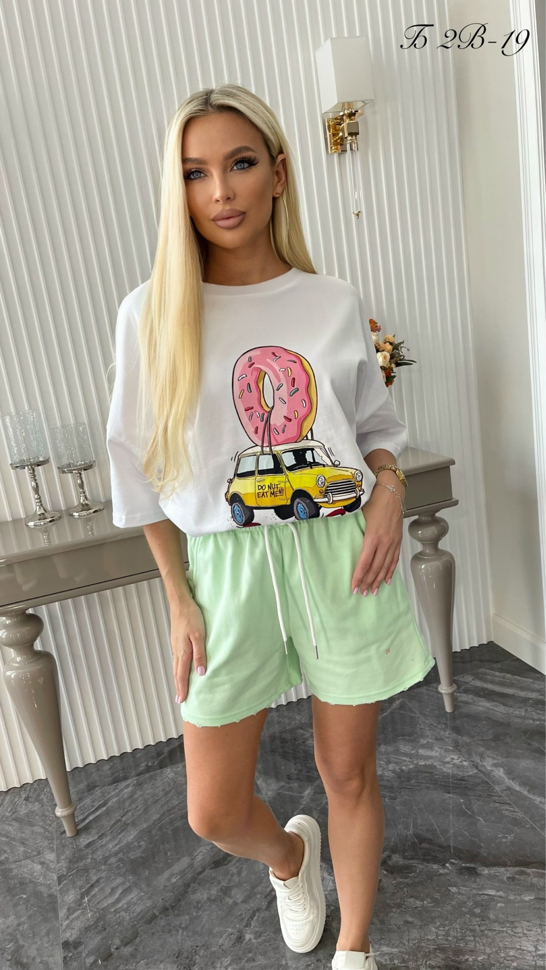 женская кофта,,костюм,стильные футболки