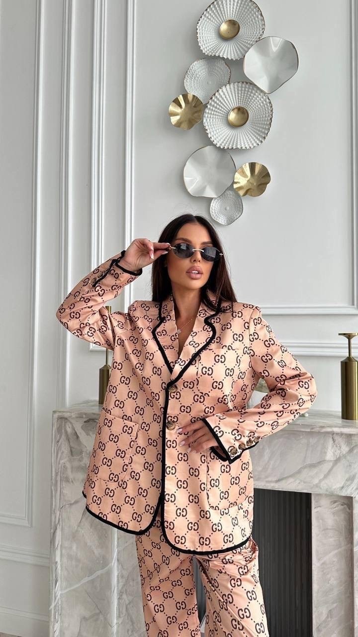 пижама костюм домашняя,пижама женская со штанами и рубашкой в рубчик,костюм в пижамном стиле,пижама женская,пижама гуччи женские