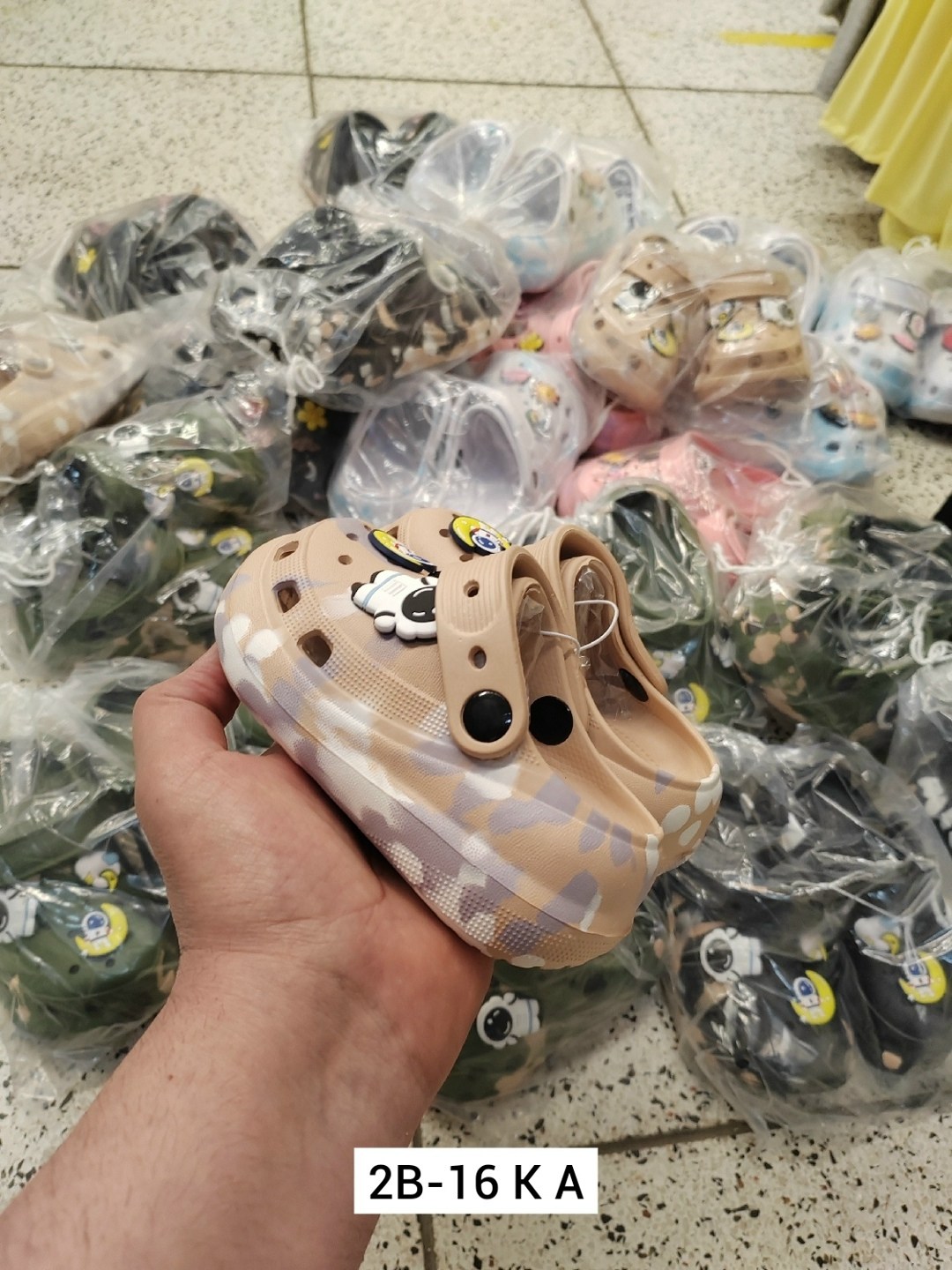 обувь,crocs baya seasonal printed clog,детские кроксы,резиновая обувь,crocs classic clog