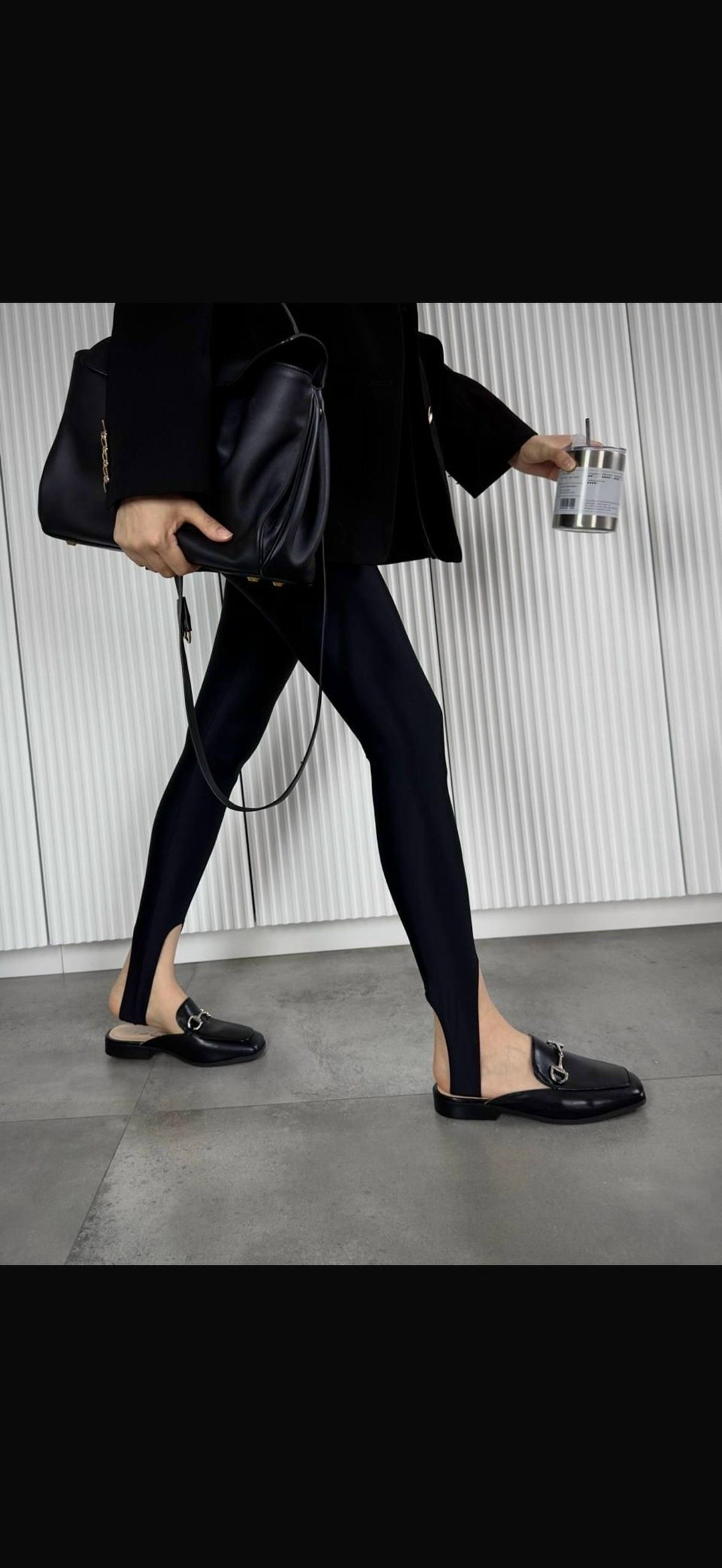 обувь женская,легинсы со штрипками,лоферы женские 2025 модные тренды,леггинсы со штрипками,лакированные лоферы