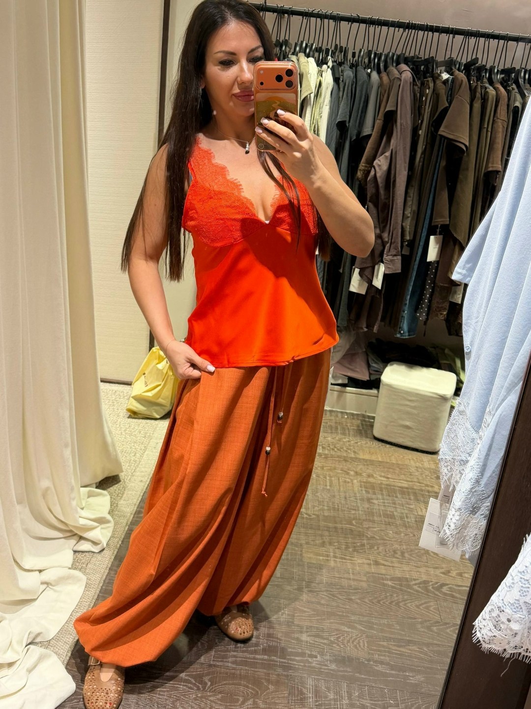 женские оранжевые брюки-палаццо из висконовой ткани с поясом olalook,брюки женские палаццо,модные брюки,брюки палаццо,широкие брюки