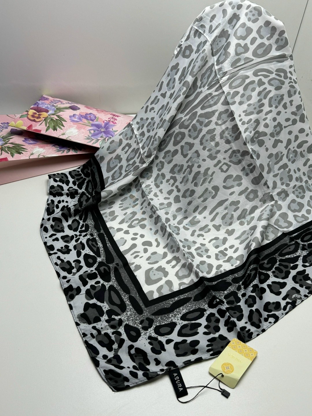 платки шелковые,платок леопардовый,платки женские,шарф платок женский,платки и шарфы