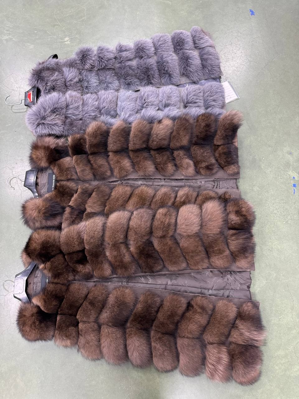 жилет из песца,жилет меховой,жилетка из песца,меховая жилетка, песцовые жилетки